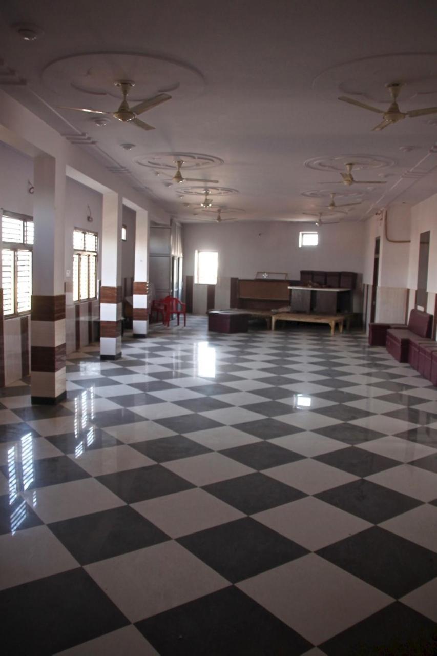 فندق ماثورافي  Vinayak Palace المظهر الخارجي الصورة